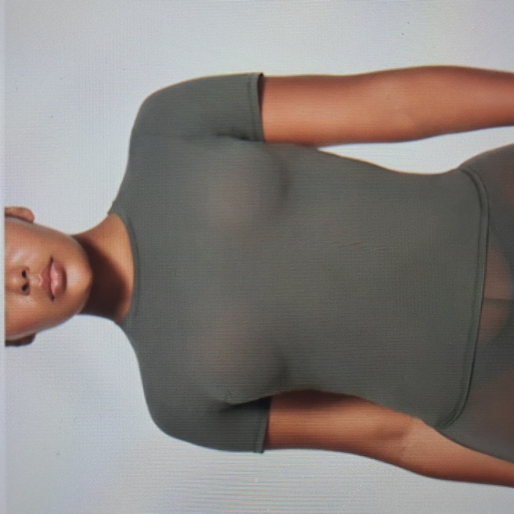 SKIMS Short Sleeve Fitted Tee in Olive